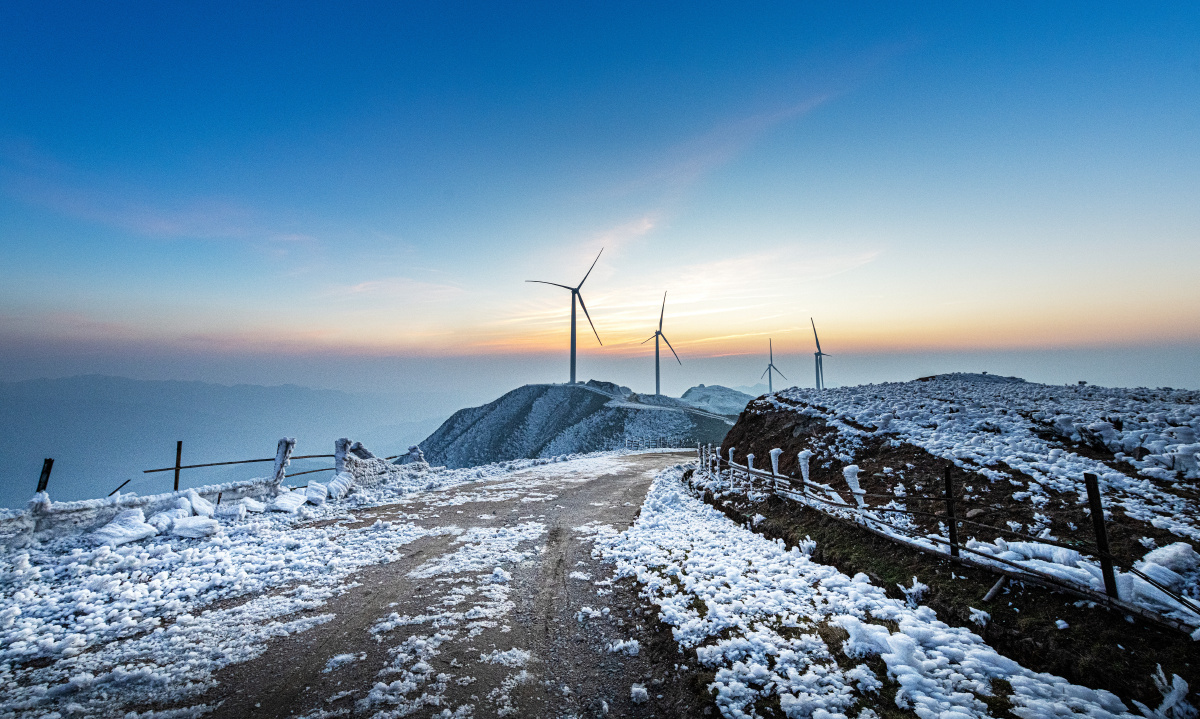 天堂山雪景:弥山漫谷,四望皆白!