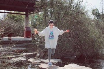 001
