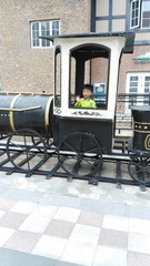 812137