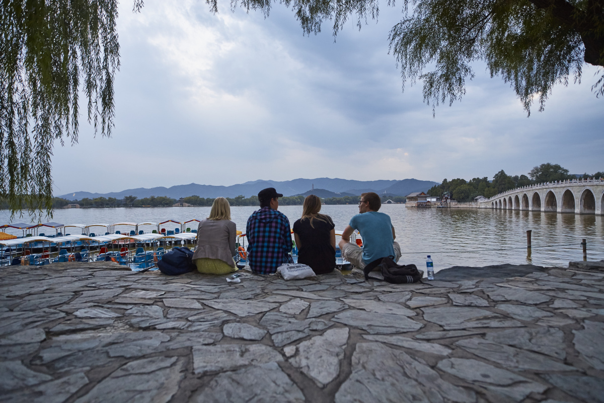 颐和园里的游客