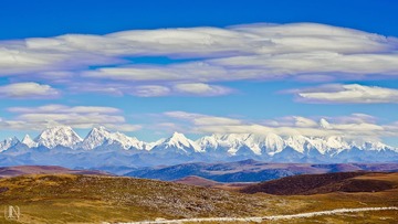 贡嘎雪山