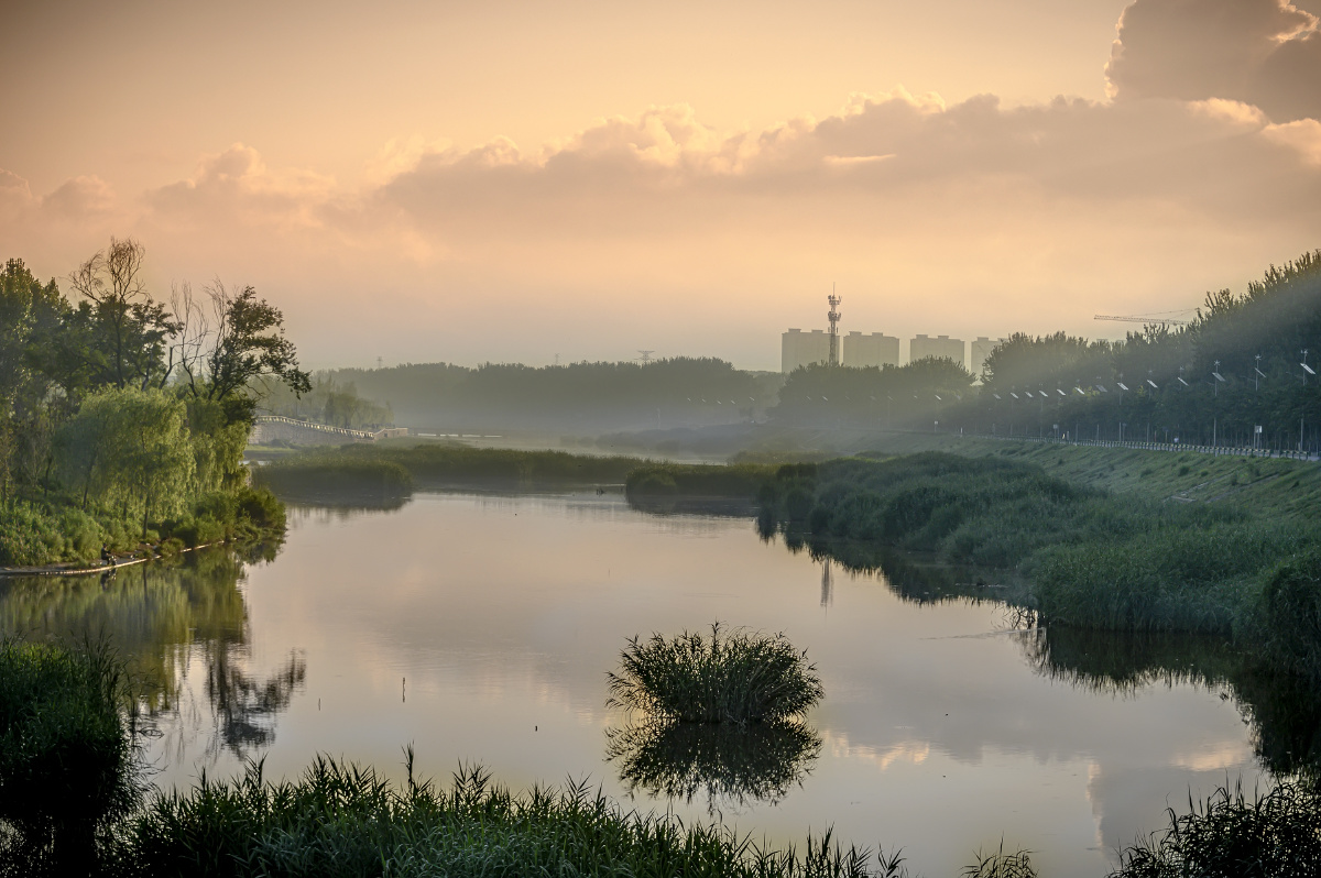 晨曦中的墨水河