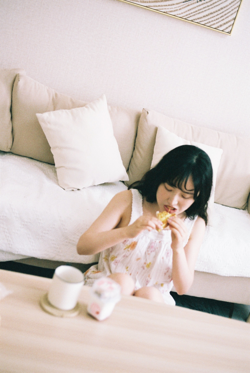 广州约拍夏日宅家拍写真最舒服啦想要在夏天舒服又自在的拍一套日系