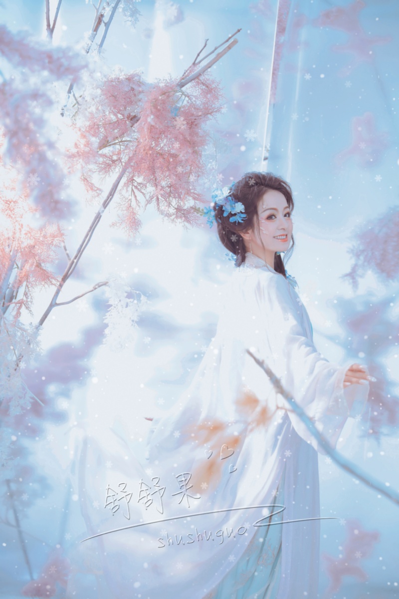 霜花妆造曦冉摄影佐浦