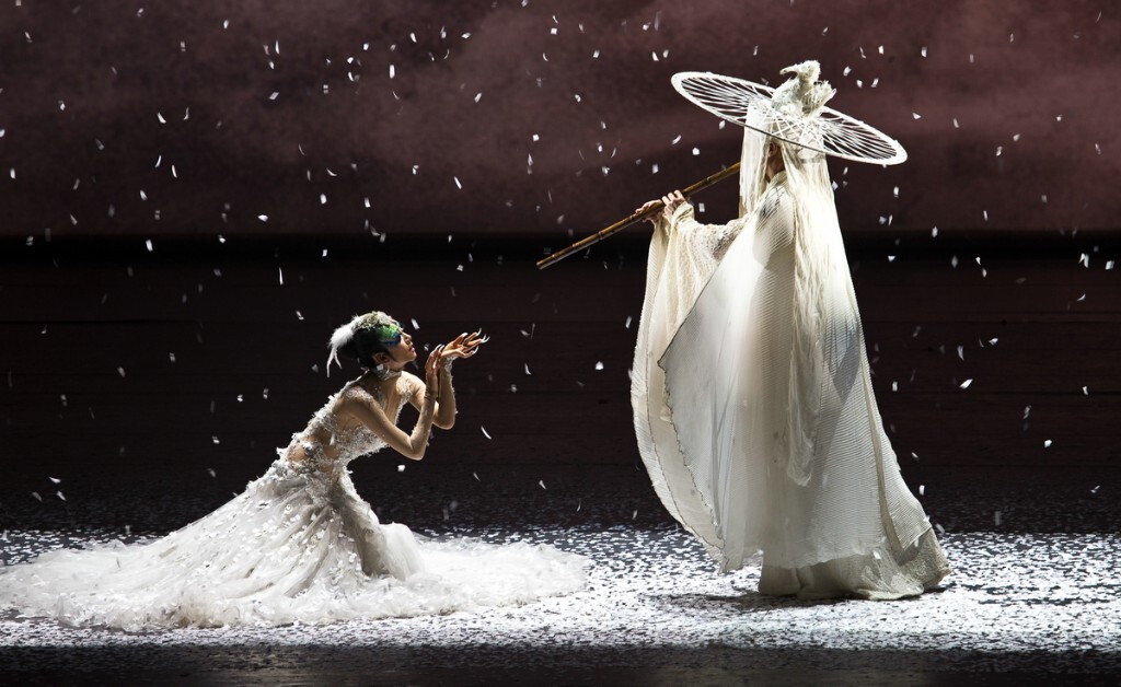 千古的舞蹈,《丽江千古爱》舞蹈让观众穿越历史与音乐