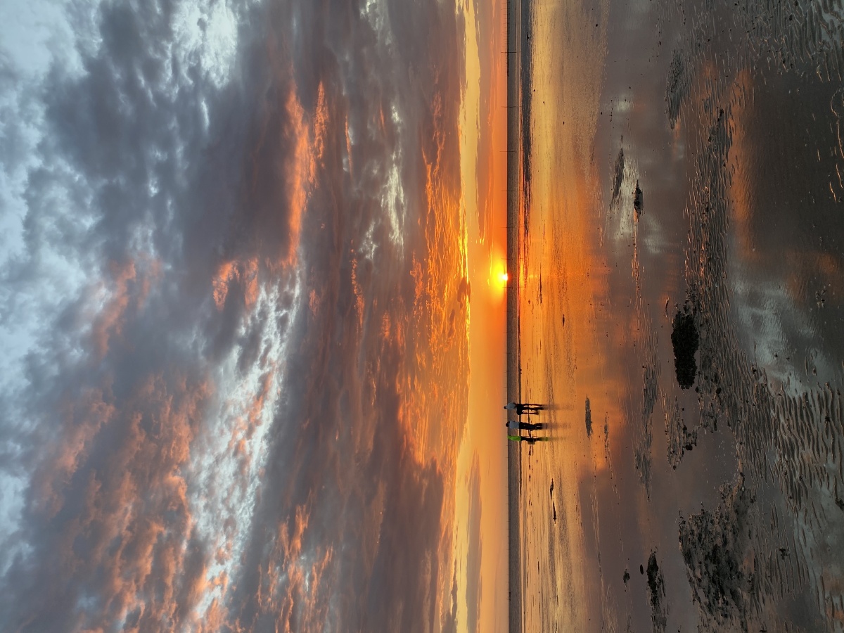 一场绝美的海上落日晚霞