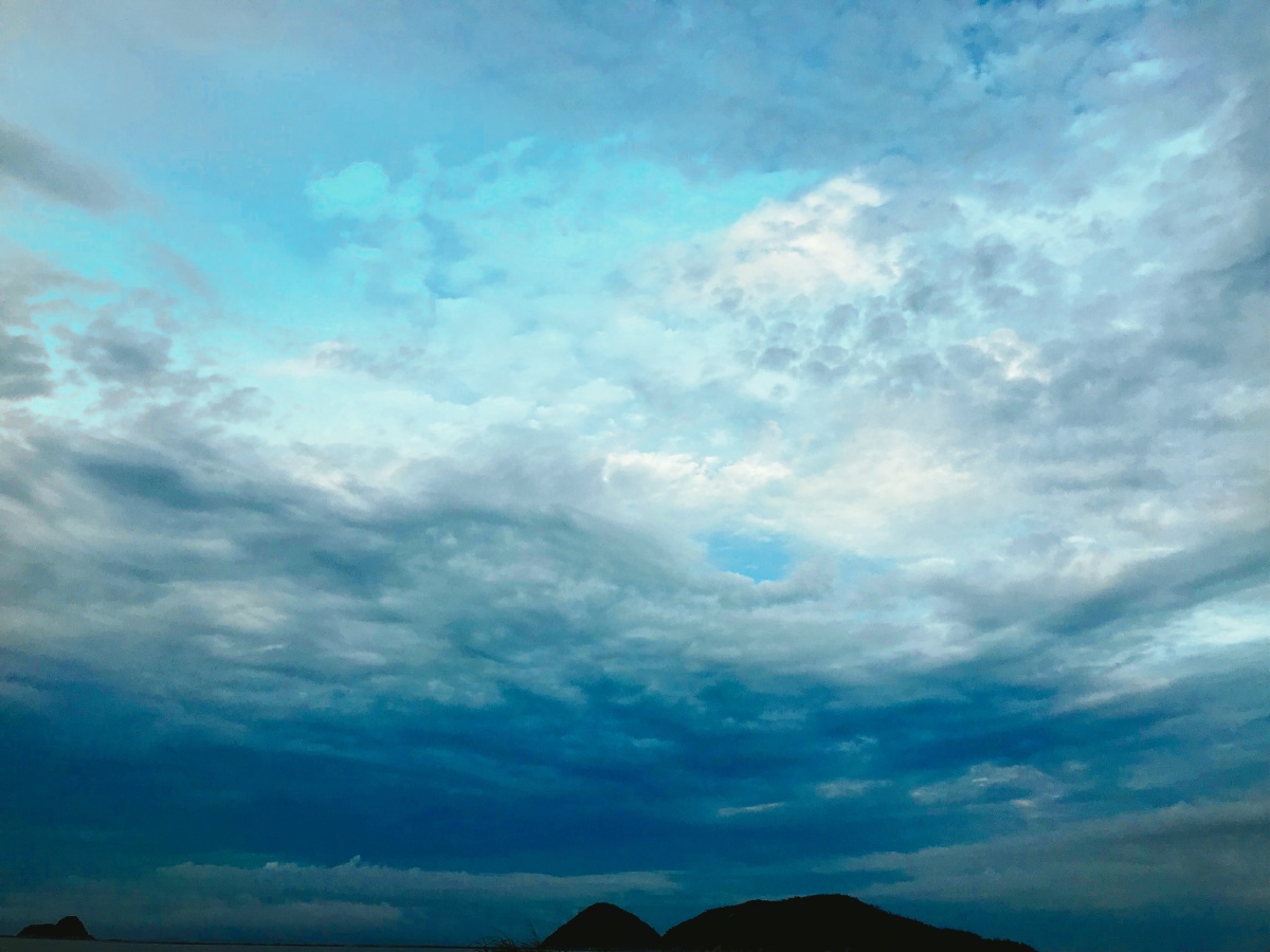 天青色等烟雨而我在等你