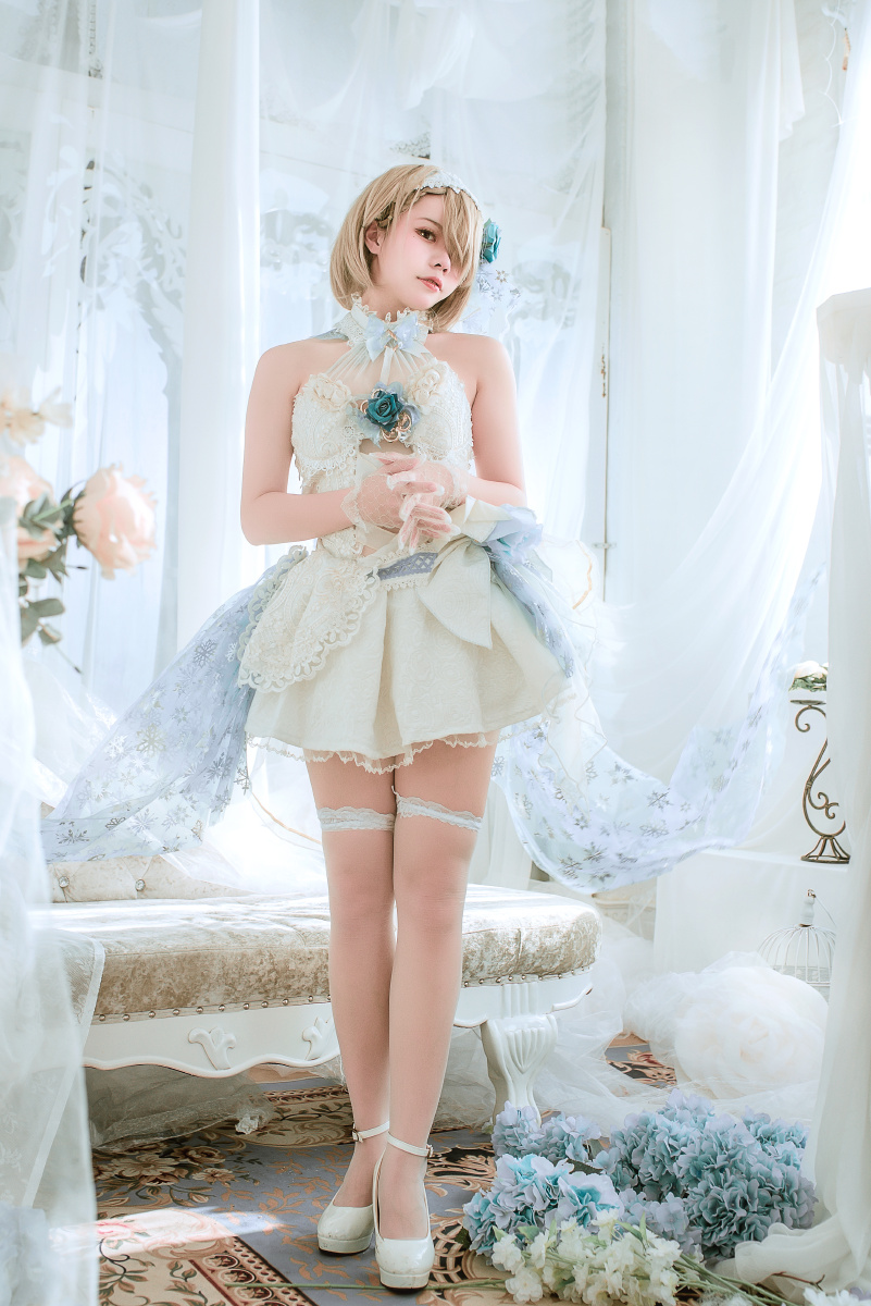 cosplay崩坏3丽塔花嫁