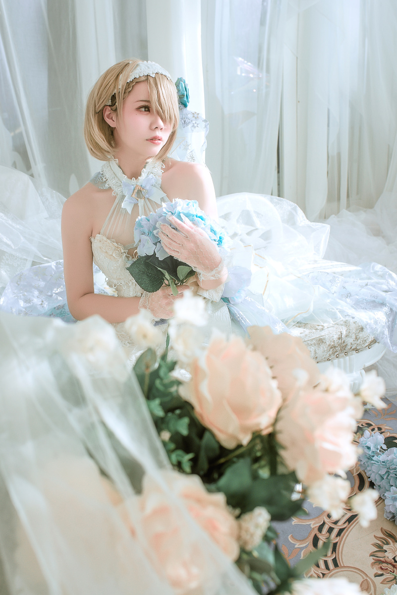 cosplay崩坏3丽塔花嫁